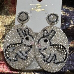 FC Le Centre Du Monde Brand Shimmery Beaded Felt Fun Easter Bunny Earrings